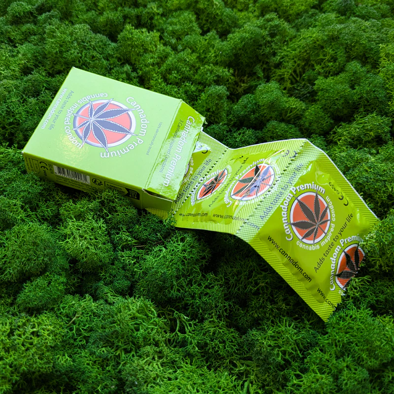 Презервативи Cannadom Premium з ароматом коноплі фото 1